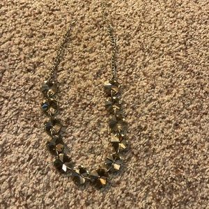 Short chain accent necklace
